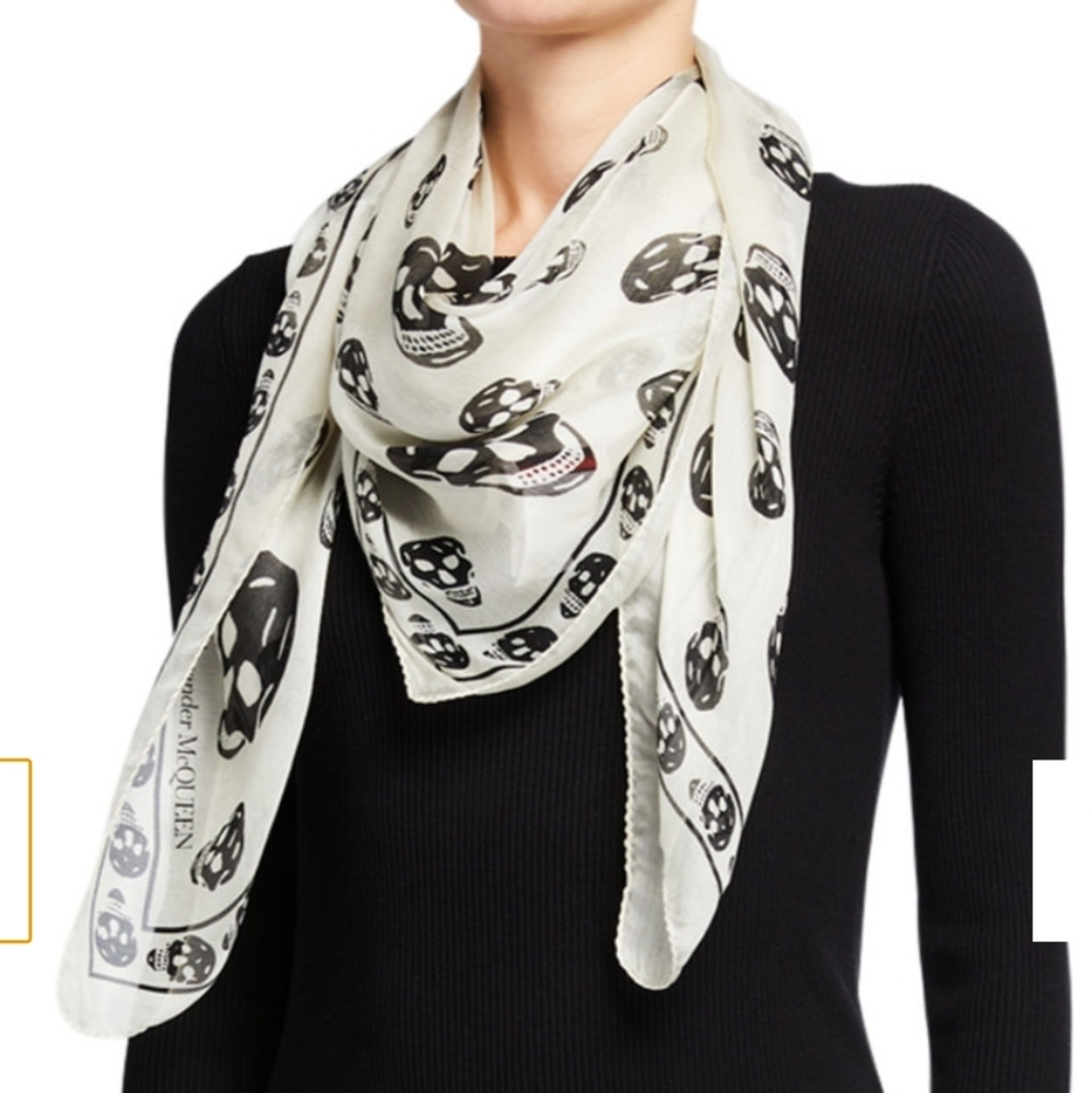 Brand New Authentic Alexander McQueen Skull Scarf